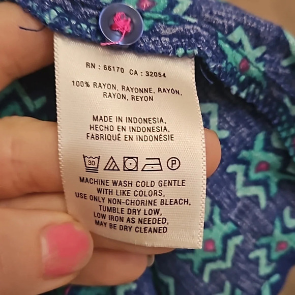 Anthropologie Maeve sleeveless Rayon print button up blouse. Size 2 - Picture 5 of 7